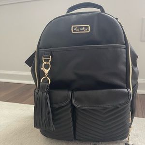 Itzy Ritzy Jetsetter Boss Bag